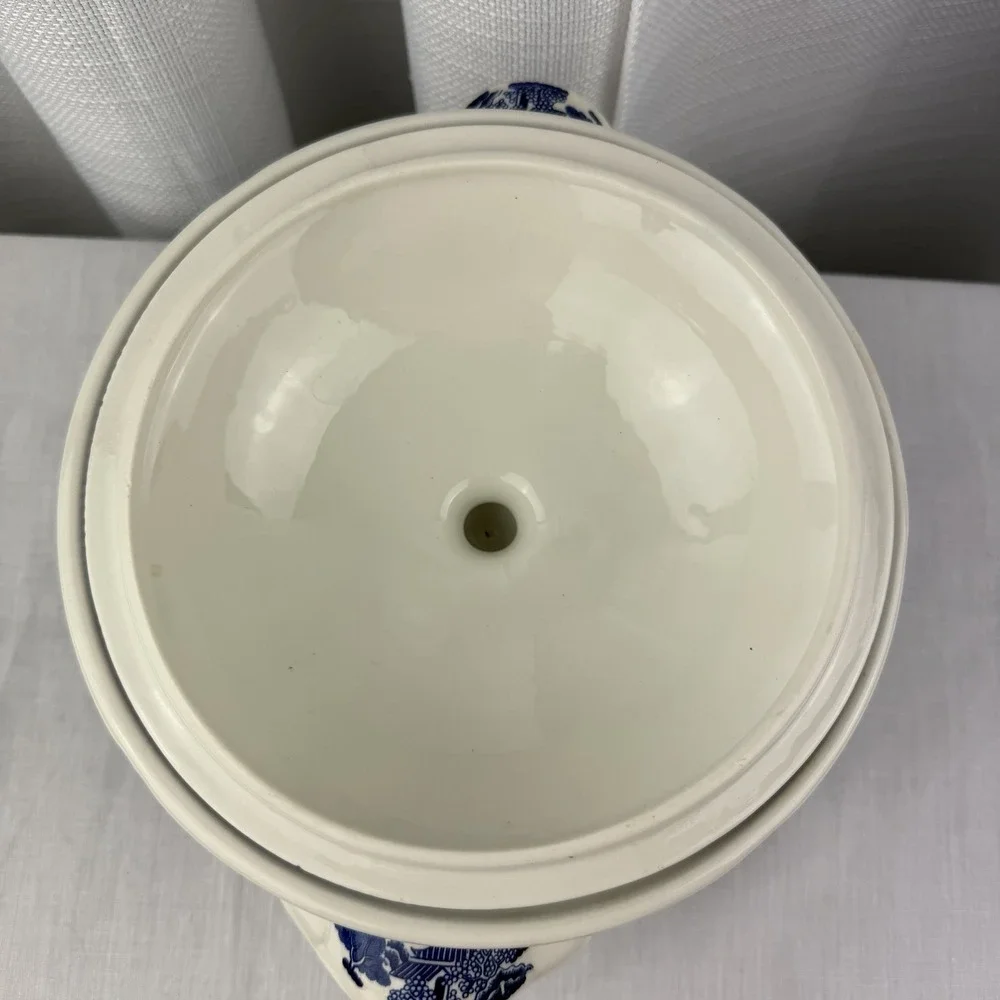 CHURCHILL Blue Willow Vegetable Soup Large Server Dish Bowl Handles w/ Lid